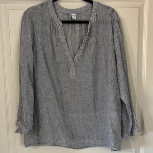 Chic Gray Striped Blouse